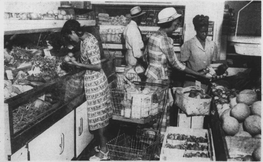 Black shoppers at Dillard’s Grocery in Hayti, 1951. Courtesy Carolina Times, North Carolina Collection, Durham County Libraries