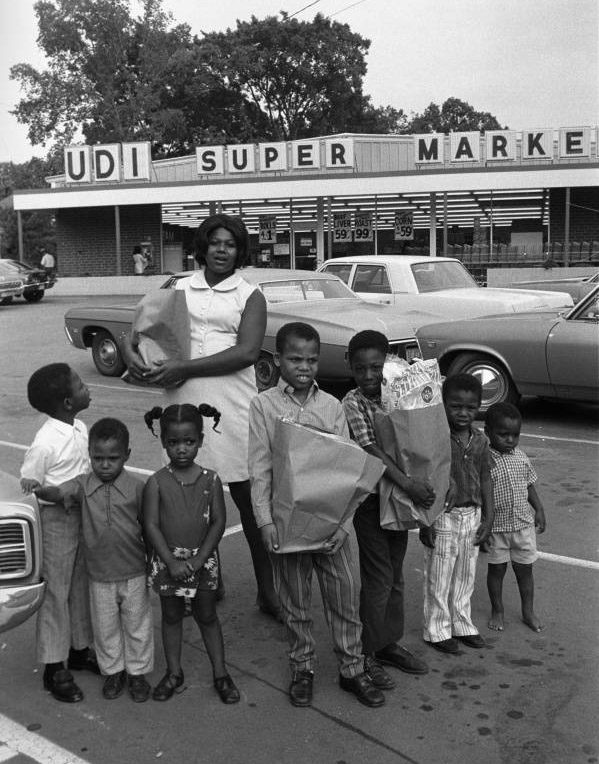The UDI Supermarket, built on North Roxboro St in 1971, was a community development project in response to the flight of full-service grocery stores from Black neighborhoods in the central city. Courtesy UNC, Billy Barnes Collection